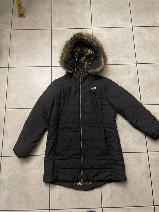 The North Face Jackets & Blazers - The North Face Women's Black Quilted Puffer Coat with Faux Fur Trim Hood size L